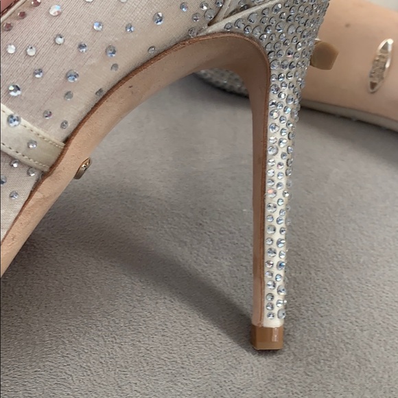 Badgley Mischka pumps - Picture 3 of 6